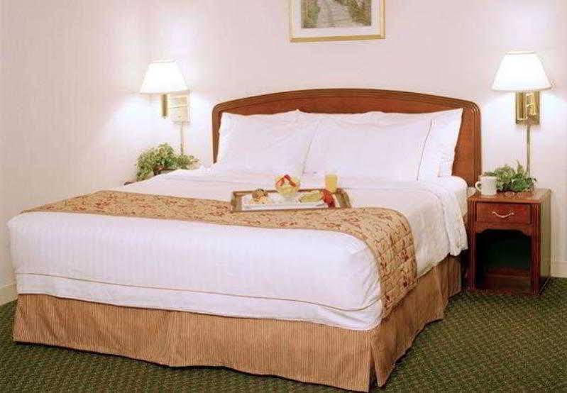 Hotel Courtyard By Marriott Mall Of America 3*