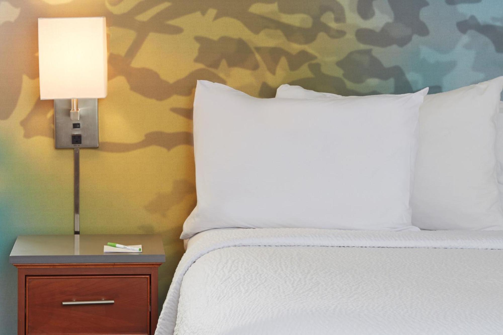 Courtyard By Marriott Mall Of America Hotel 3*